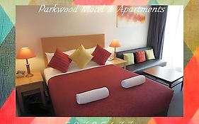 Parkwood Motel & Apartments